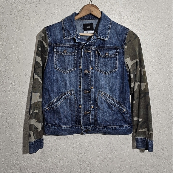 BDG Urban Outfitters Camo Sleeve Denim Jacket - Picture 1 of 4